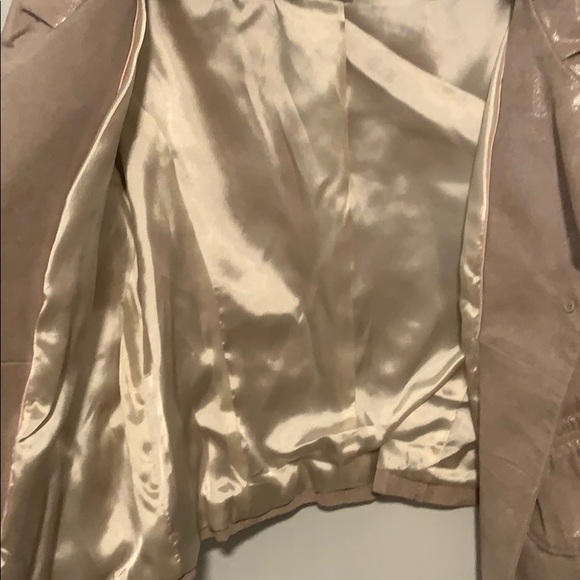 Danier pink shimmer leather jacket w/ruffle collar - Picture 4 of 12